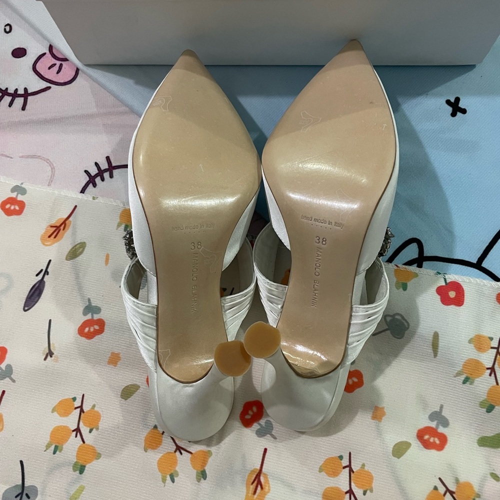 Manolo Blahnik White Satin Pointed Toe Crystal-Embellished Mules - Picture 11 of 13